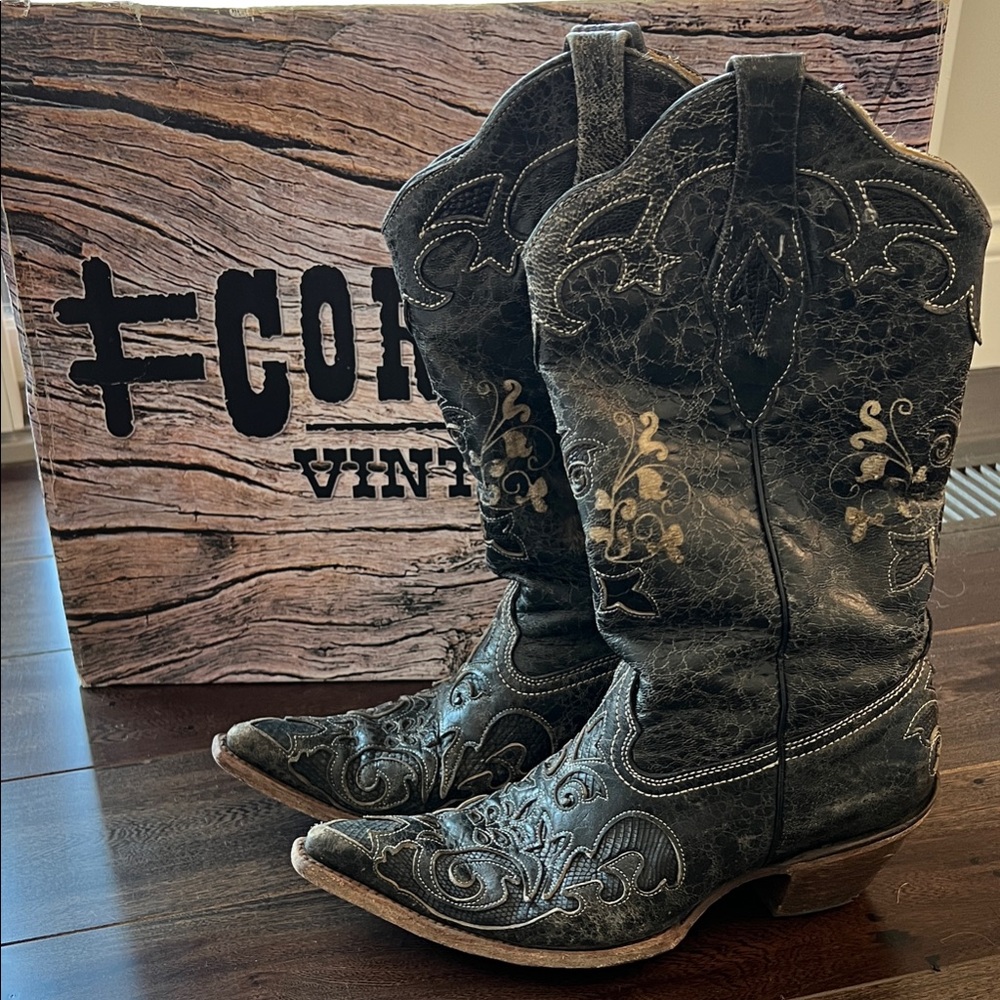 Corral Black Embroidered Western Boots